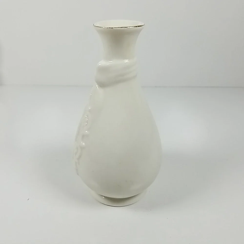 Royal Heritage Collection The Cameo Ribbon Vase Floral Gold Trim Porcelain Vtg
